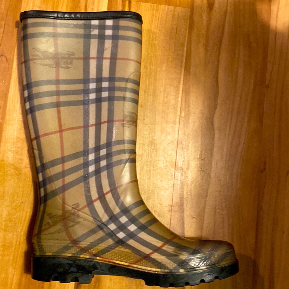 Authentic Burberry Mid Calf Rain Boots